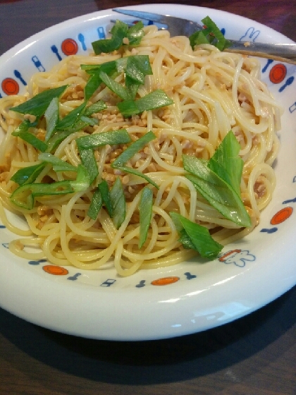 海苔がなくてネギのせですが、バター醤油が効いて美味しかったです。ランチに簡単にできました。ありがとうございました。