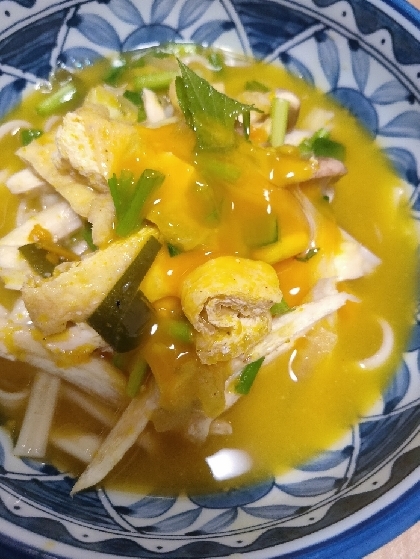 きのこと油揚げ卵味噌煮込みうどん