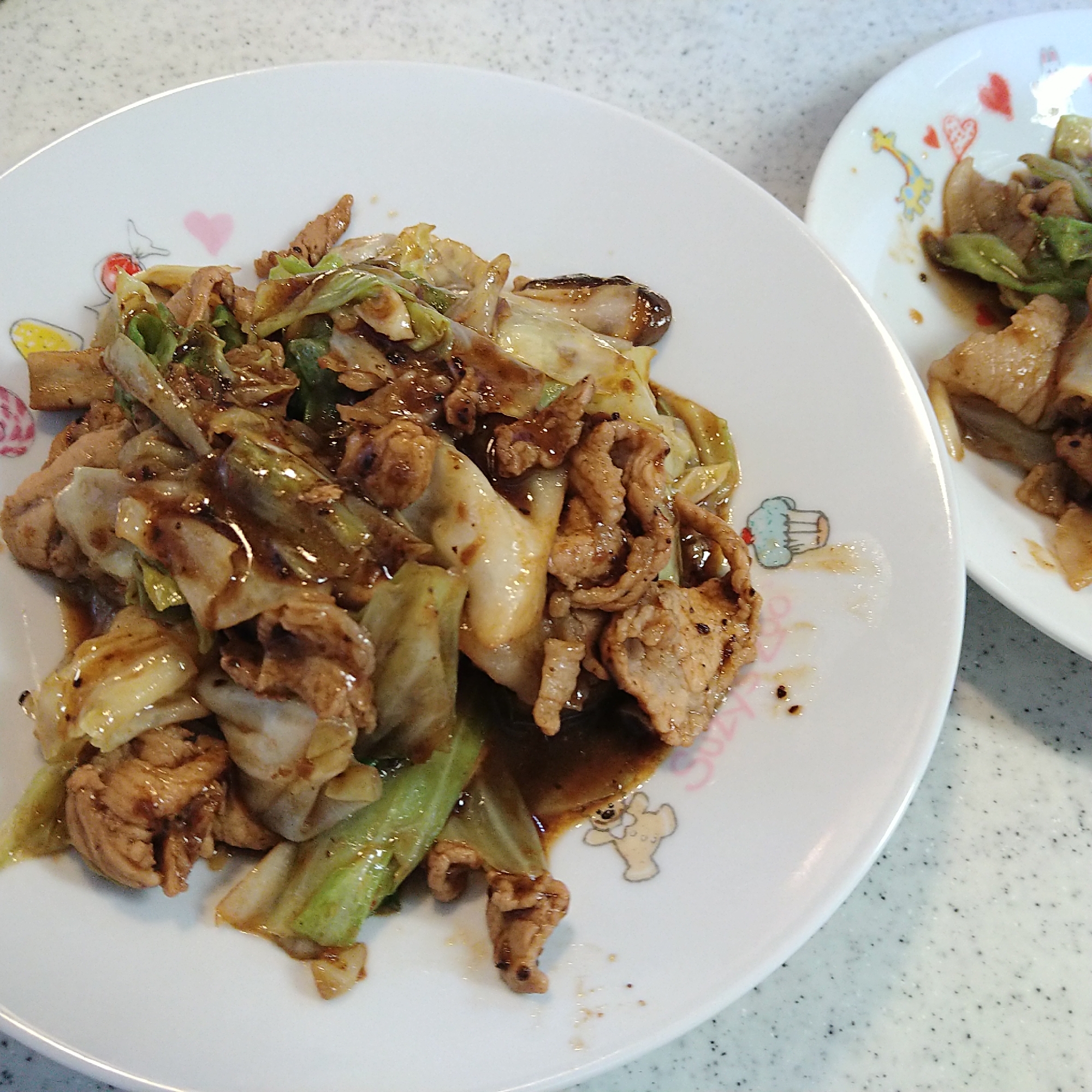 キャベツと椎茸と豚肉の甜麺醤炒め