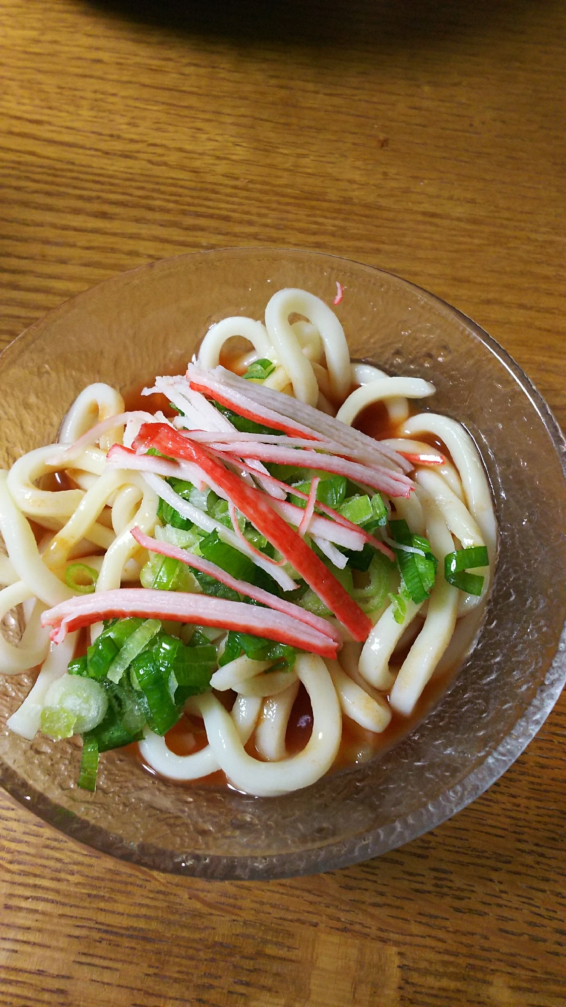 ネギとカニカマのトマトうどん