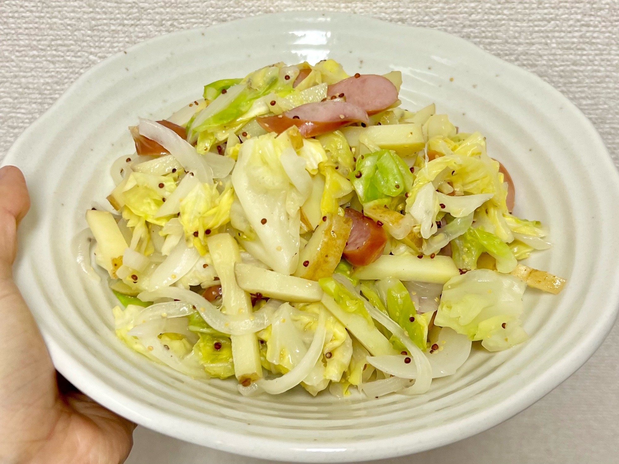 【レンジで簡単】旬食材でジャーマン春キャベツ