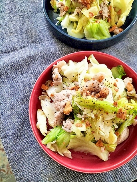 キャベツと豚肉のガーリックチップ炒め♪