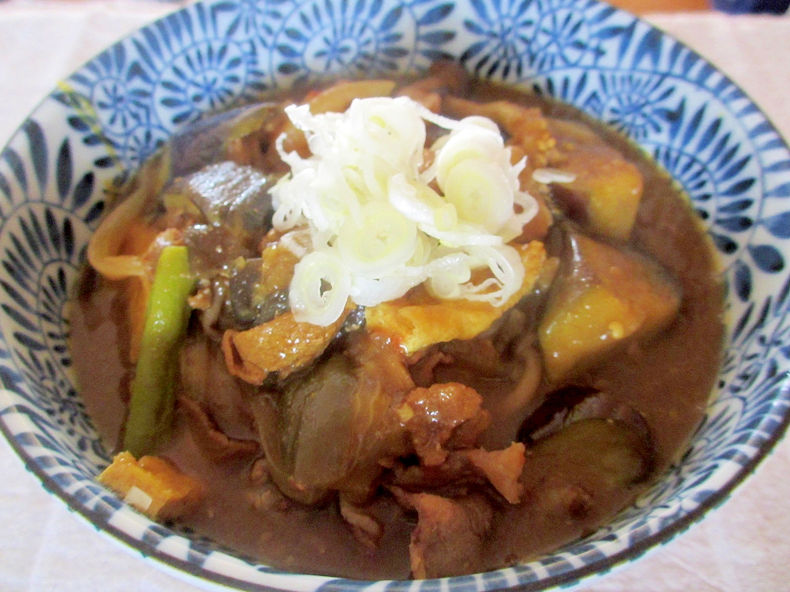 めんつゆで豚肉とナスのカレーうどん