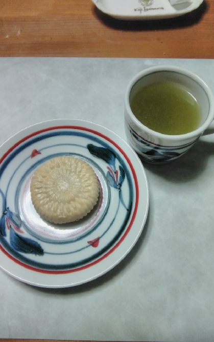 小倉最中と緑茶青汁で美味しくいただきました(^-^)
今月もお世話になりました✨