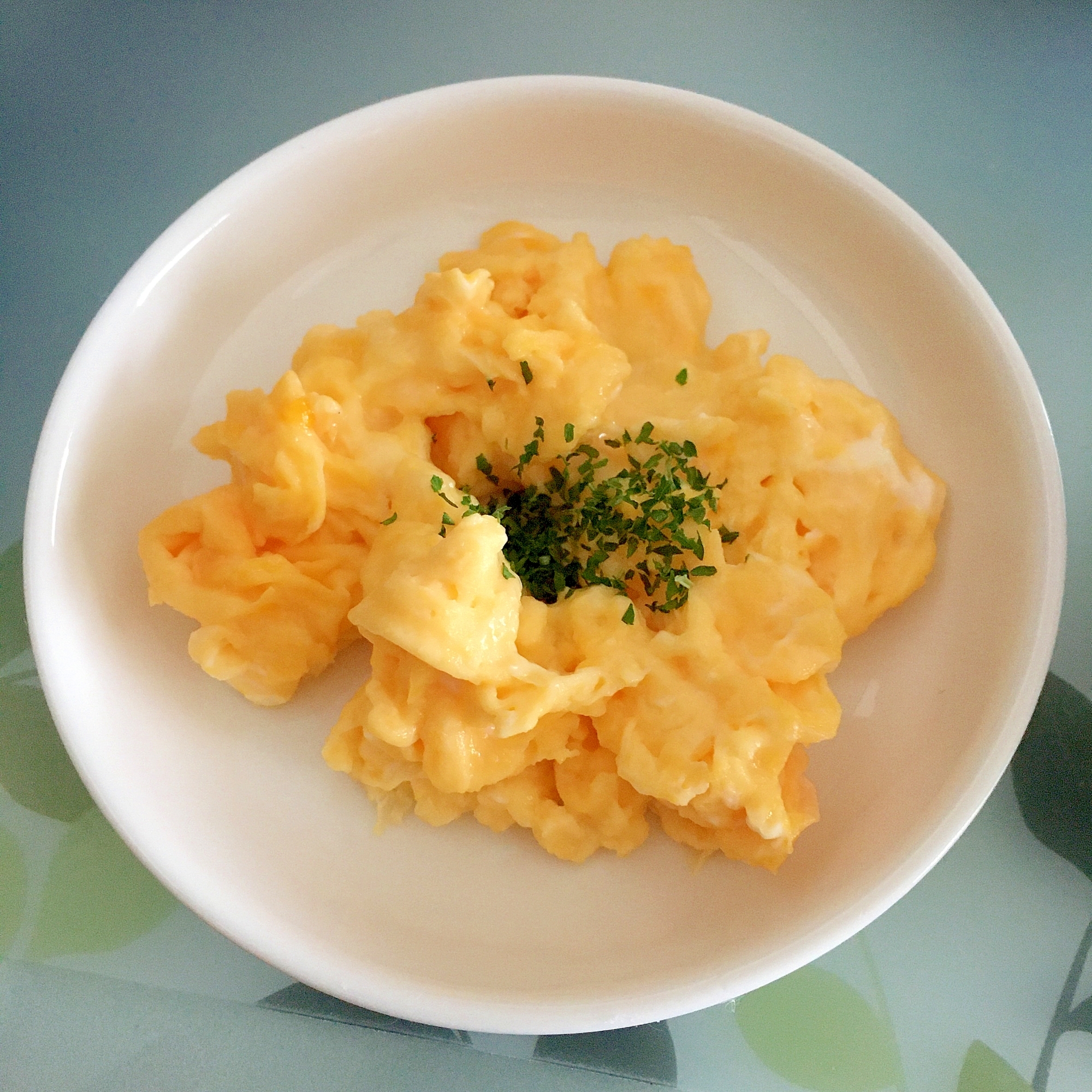 スライスチーズ入り濃厚スクランブルエッグ