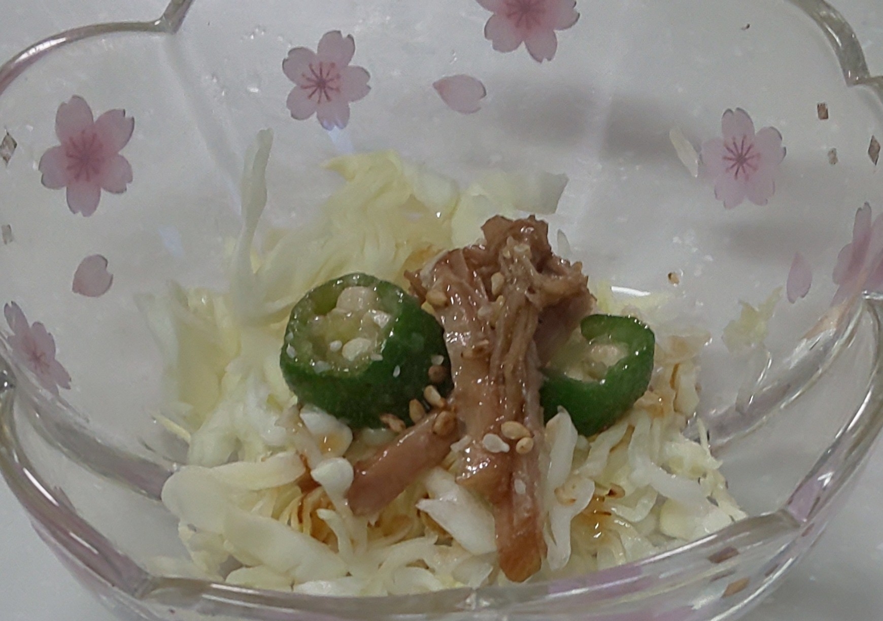 オクラ☆豚の角煮☆ごまキャベツサラダ☆