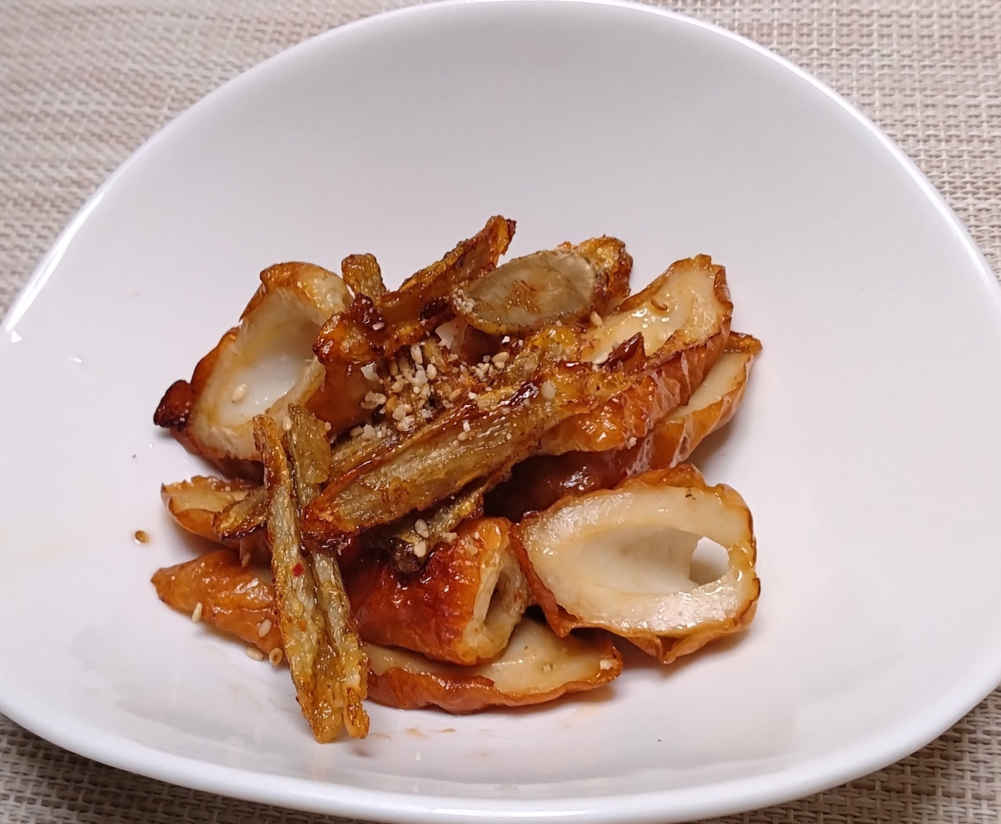 唐揚げごぼうと竹輪の炒め物