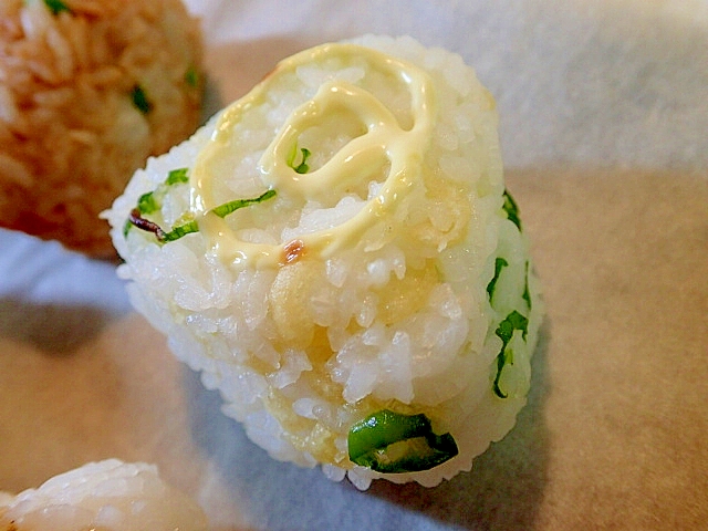 ＣＯで　万願寺唐辛子と天かすのグルマヨ焼きおにぎり