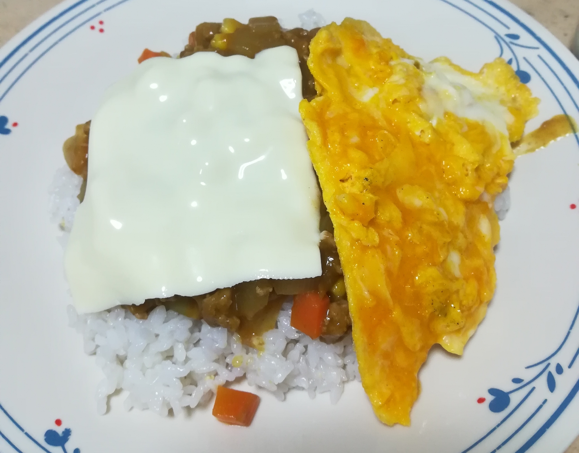 チーズ、卵キーマカレー