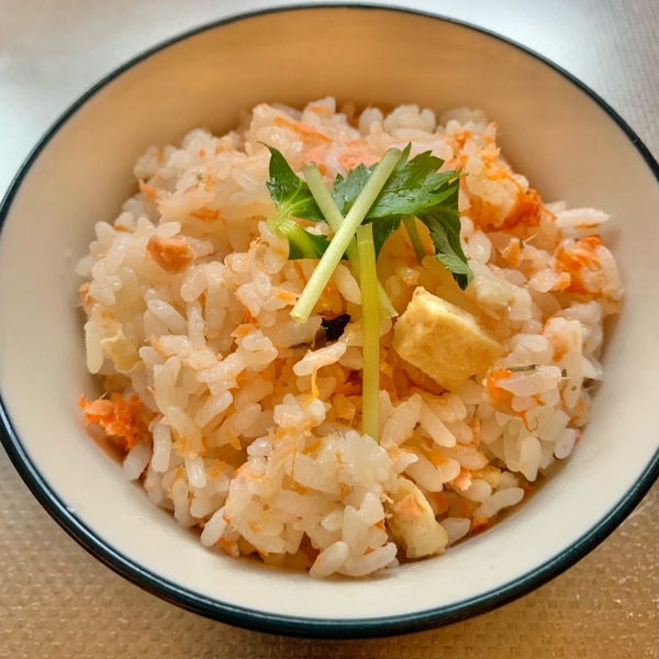 白だしで簡単 鮭の炊き込みご飯 レシピ 作り方 By Kiico 楽天レシピ 白だしで簡単 鮭の炊き込みご飯 レシピ 作り方 By Kiico 楽天レシピ