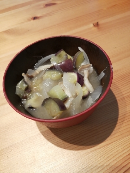 家にある野菜が入れられて良かったです☆しめじの旨味のおかげでとってもおいしかったです♪