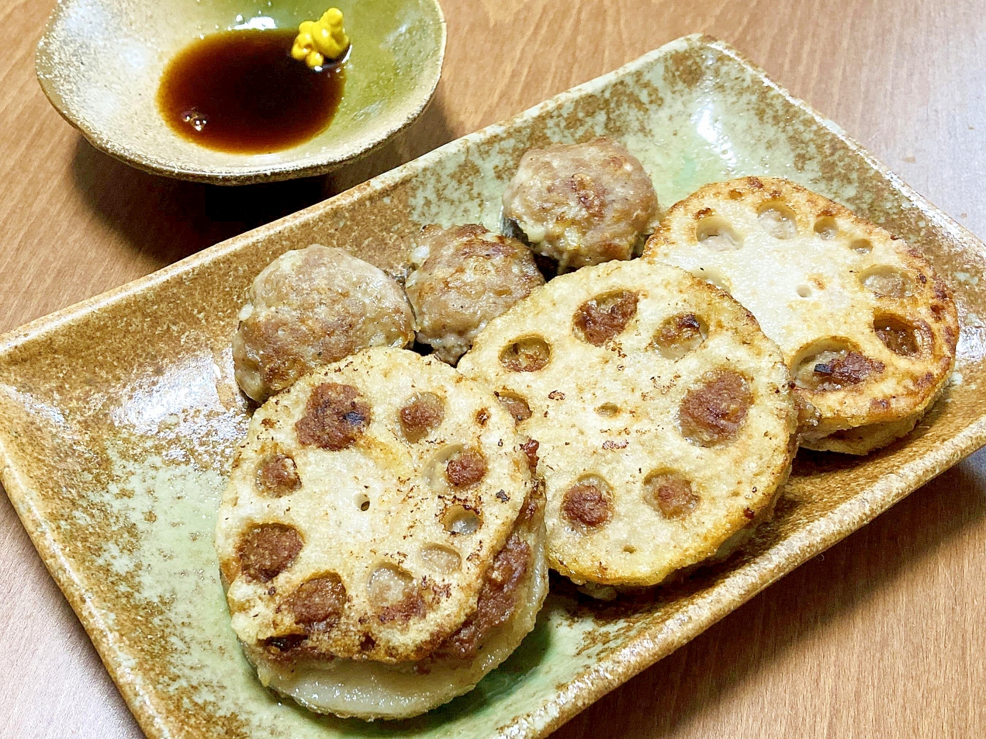 辛子醤油でうまい！れんこん＆しいたけバーグ♪