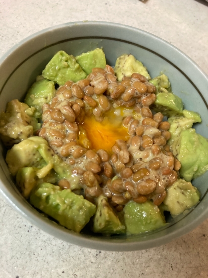 にんにくポン酢がたまらない♡やみつき♡アボカド納豆