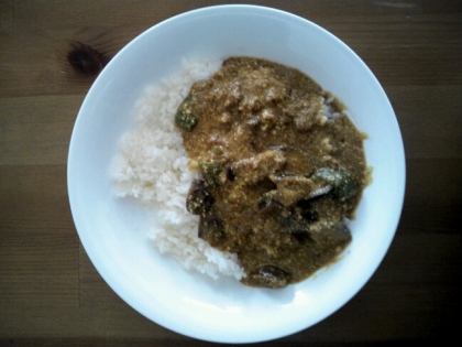 ヨーグルトを入れたカレーを食べたくて作りました。夏なので、ナスをたっぷり入れておいしくいただきました(*^-^*)