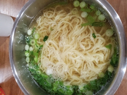 もやし♪とんこつラーメン˖✧˖°