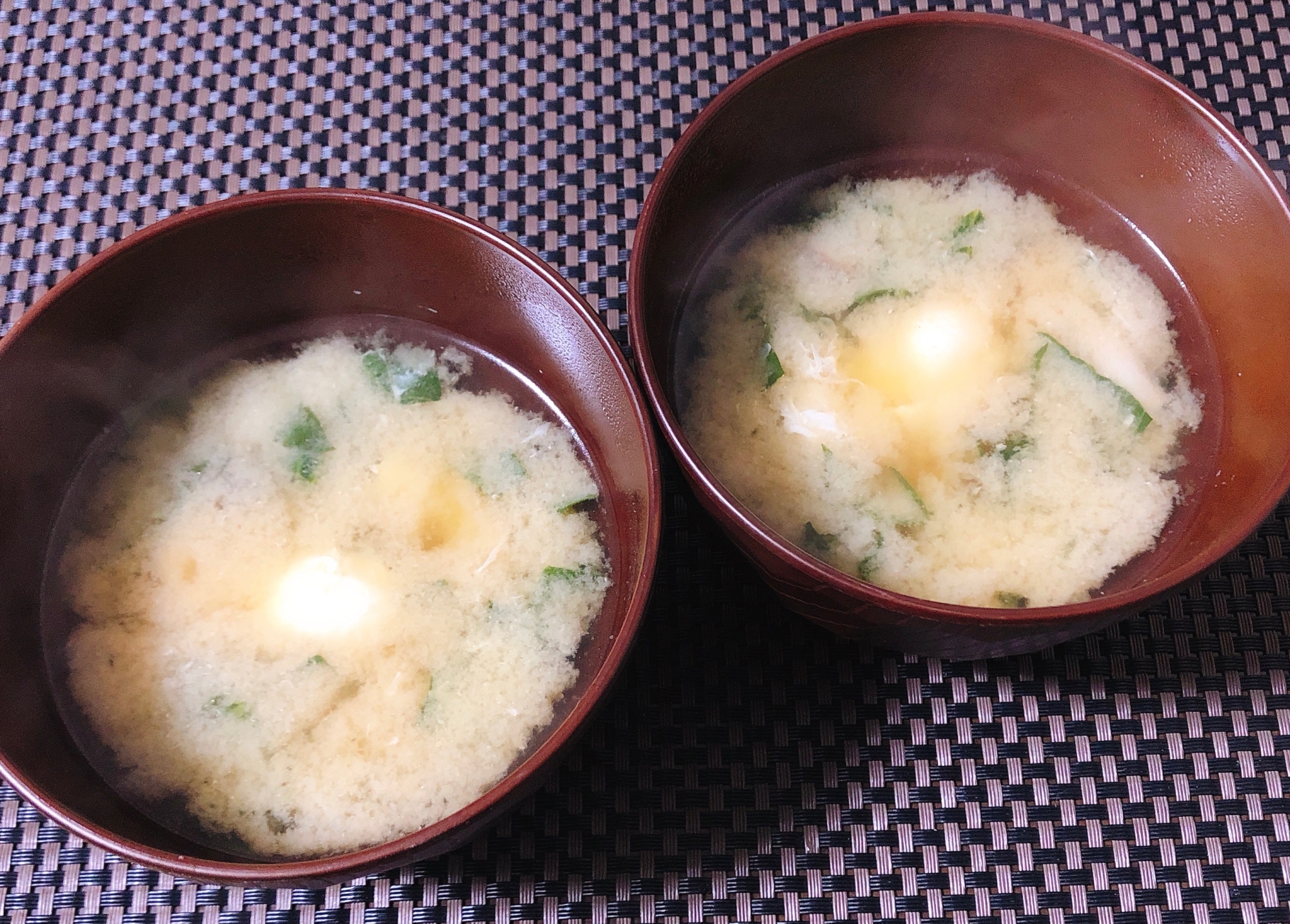小松菜とうずら卵の味噌汁