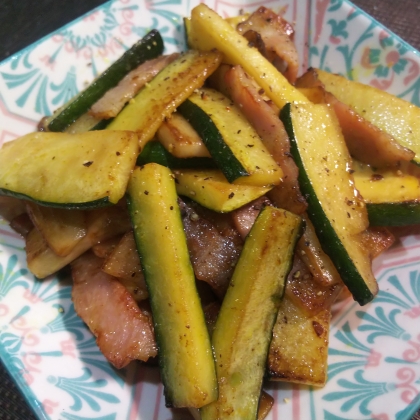 ズッキーニとエリンギのカレー風味炒め