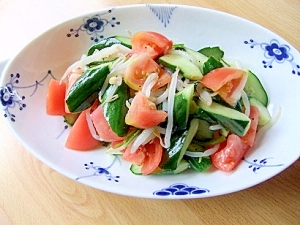 お酢で食べよう♪キュウリとトマトｄｅ夏野菜サラダ