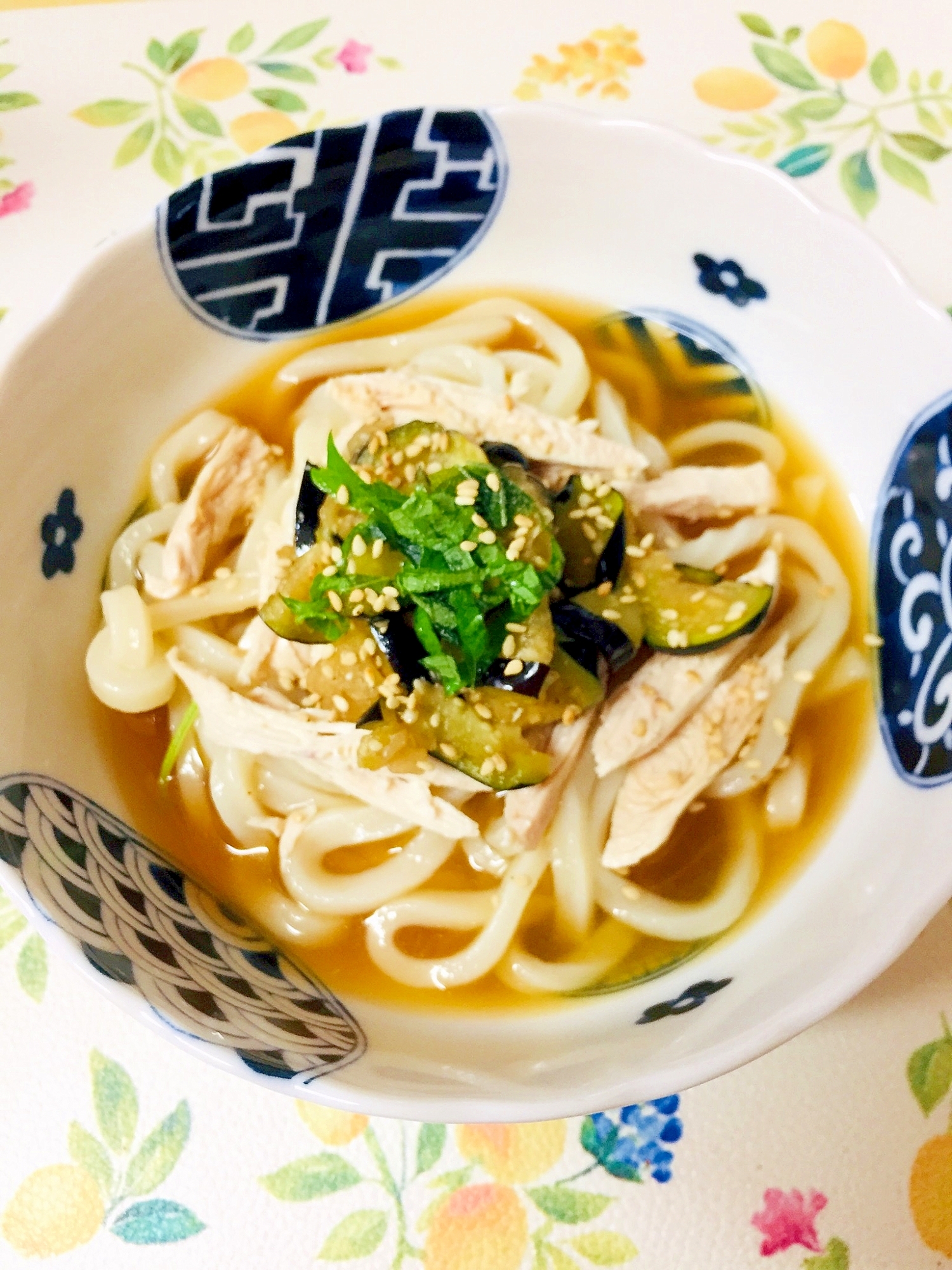 蒸し鶏となすと紫蘇のさっぱりうどん