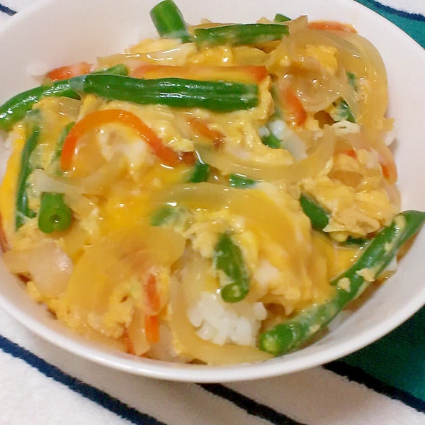 めんつゆで簡単 インゲン 人参 玉ねぎの卵とじ 丼 レシピ 作り方 By かっぺ4217 楽天レシピ めんつゆで簡単 インゲン 人参 玉ねぎの卵とじ 丼 レシピ 作り方 By かっぺ4217 楽天レシピ