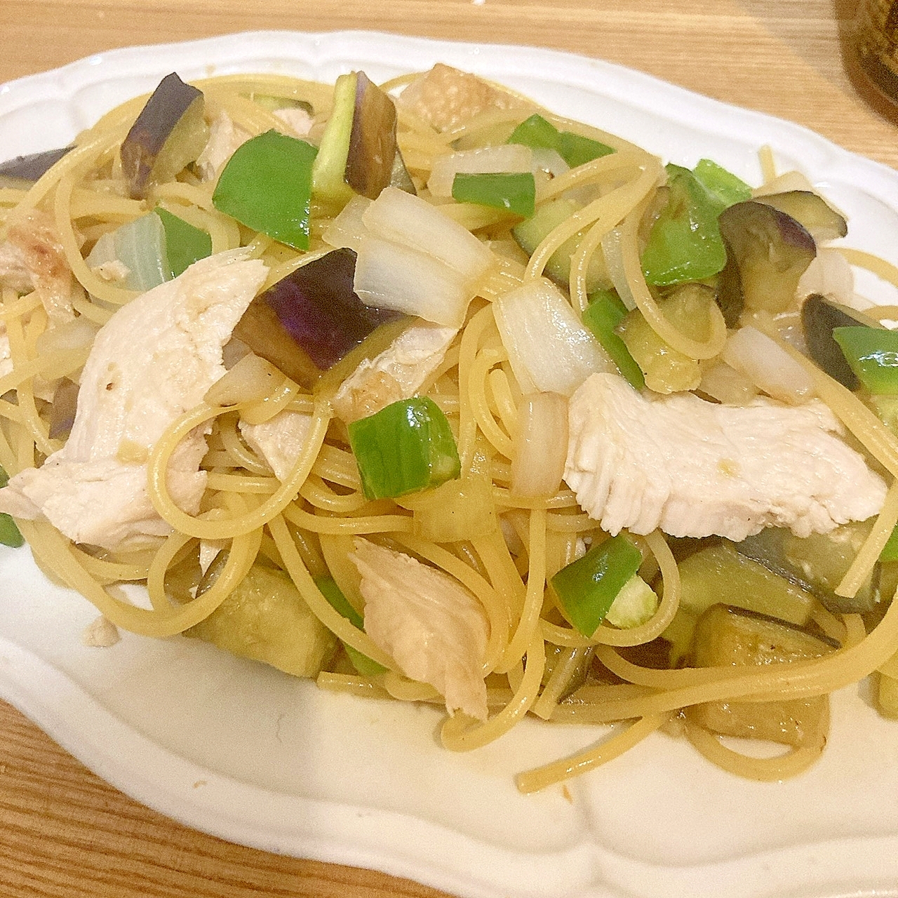 ワサビ風味◎鶏と夏野菜の和風パスタ