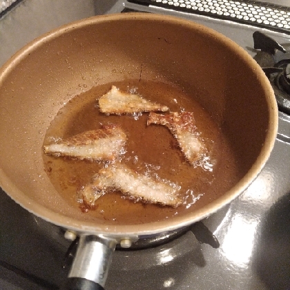 骨も食べられるなんてビックリしました。美味しかったです。