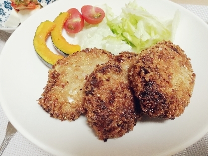 美味しく頂きました！キャベツたっぷりで栄養満点のメンチカツいいですね♪ご馳走さまでした(^^)