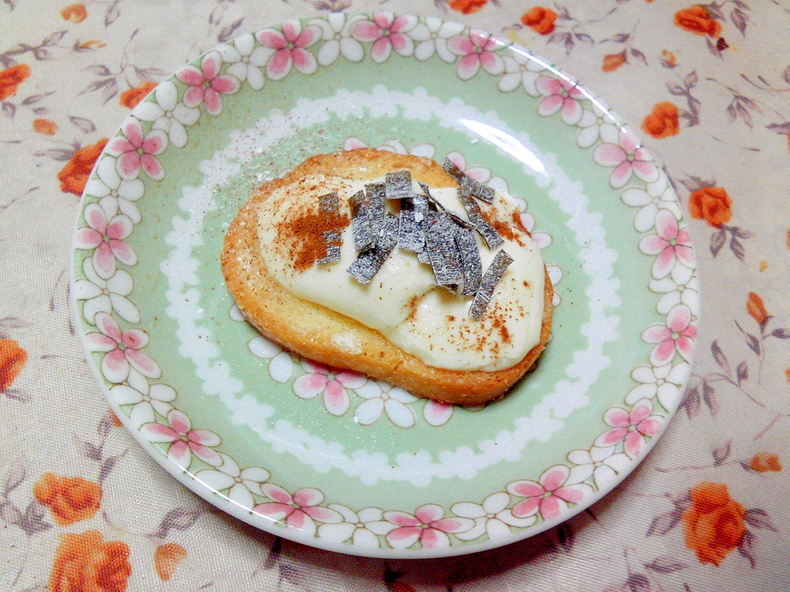 レアチーズケーキと都こんぶのレモンシュガーラスク