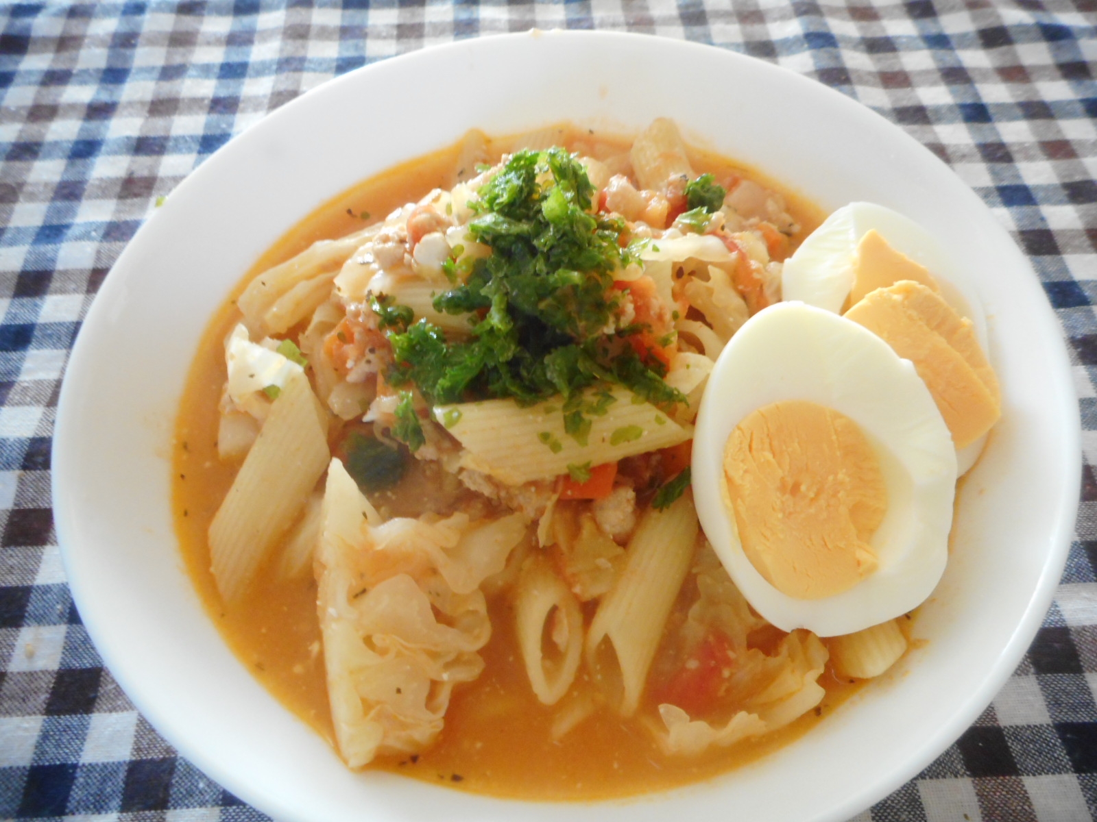 ひき肉とキャベツのトマト煮込みペンネ