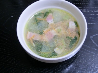 こんにちは♪冬瓜のスープは初めてですがベーコンと良く合ってとても美味しかったです。小松菜と人参もプラスしました。ご馳走様でした（^-^*）