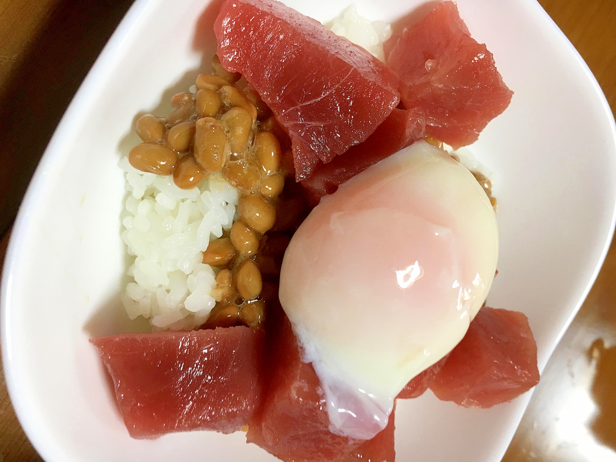 マグロ納豆丼（温玉つき）