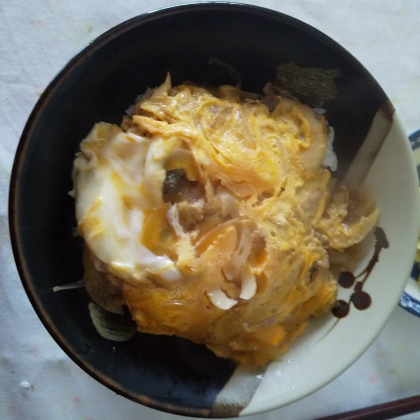 ファミチキで簡単卵とじ丼