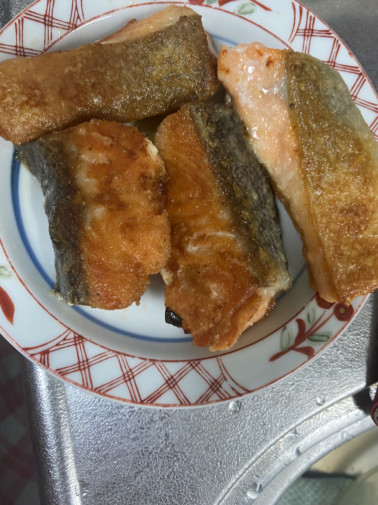 カリカリ！お好み焼きを使った鮭のムニエル