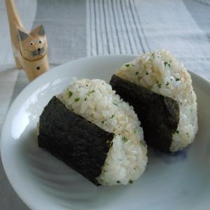 イタリアンパセリとチーズの香るおむすび