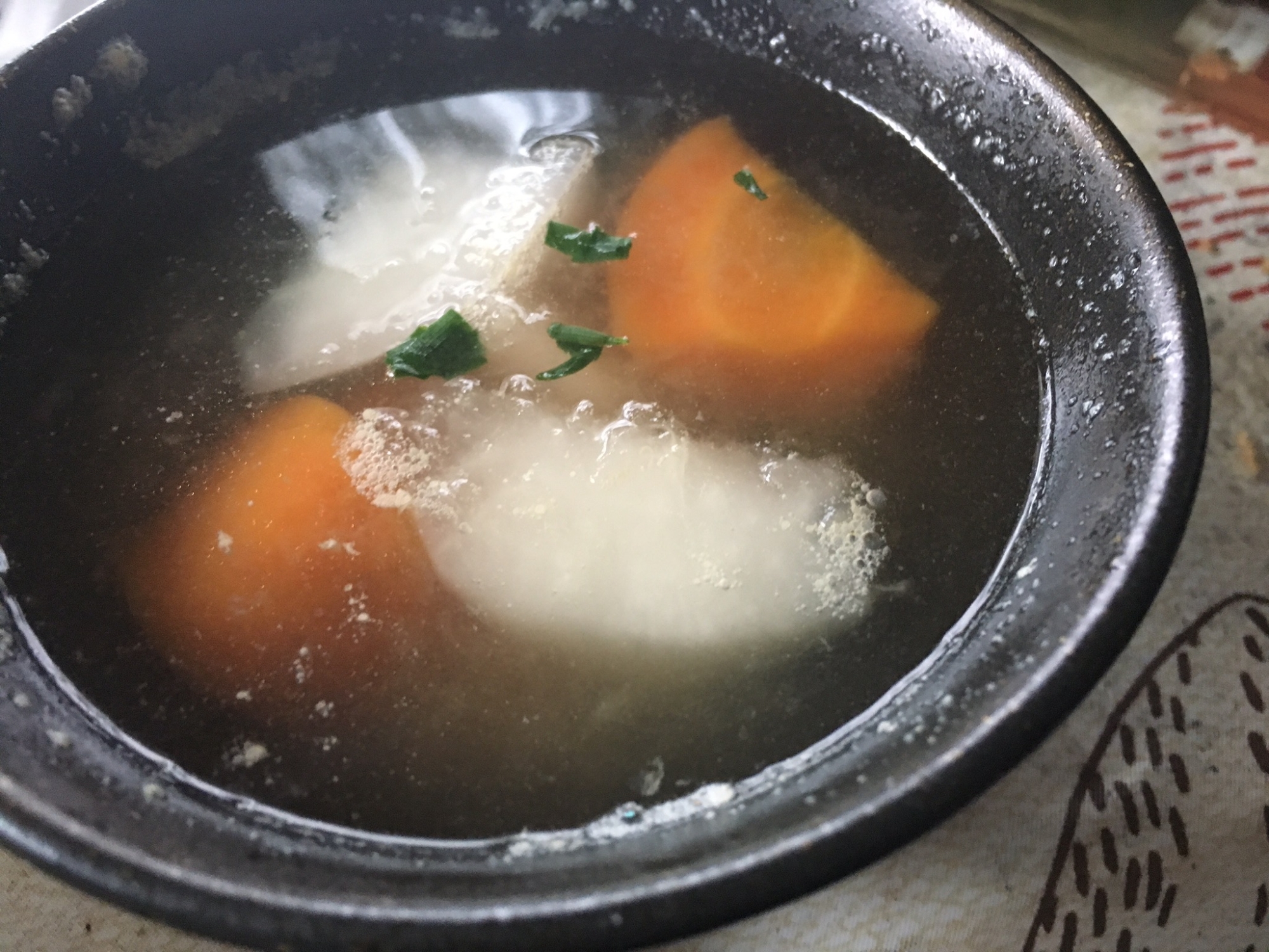 2色の根野菜スープ