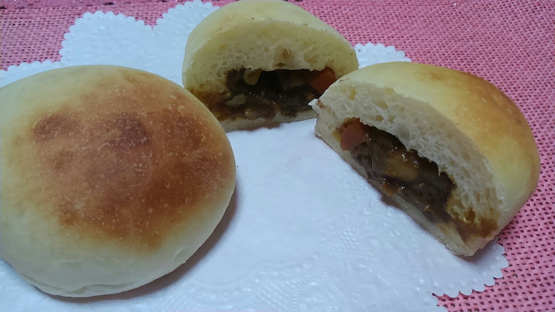 HBで生地を作る♪手作りカレー入りパン＊