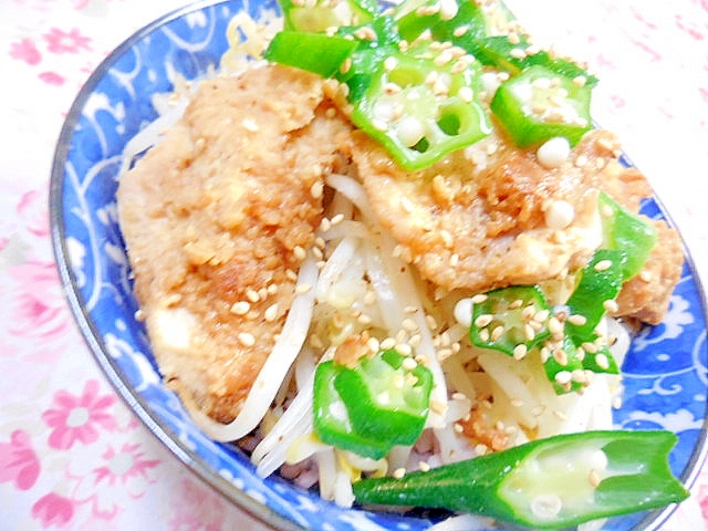 ❤鶏唐揚げともやしとオクラの丼❤