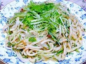 水菜たっぷりの“焼きうどん”