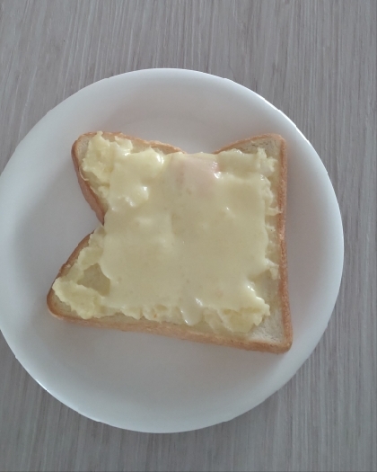 もちっとバターの香り♡チーズポテトトースト