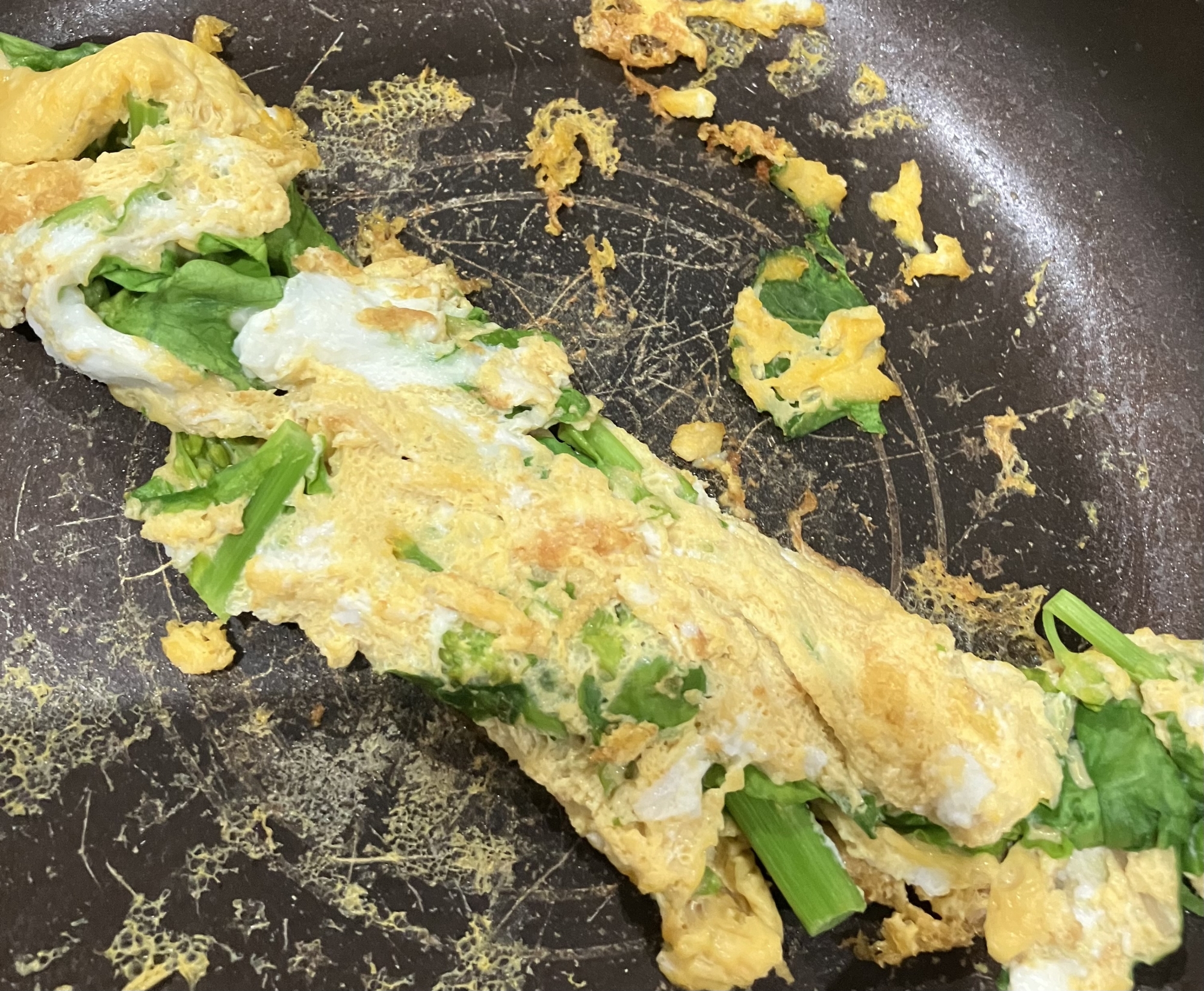 ねぎをつつんでごま油風味の卵焼き