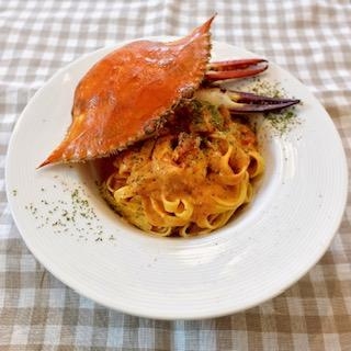 甲羅がインパクト大！蟹のクリームパスタ