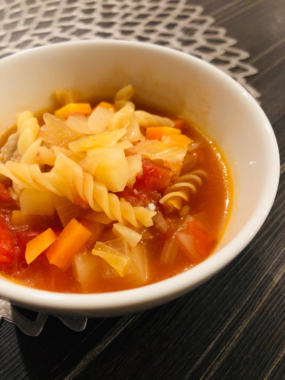 マカロニと鶏もも肉で野菜たっぷりミネストローネ