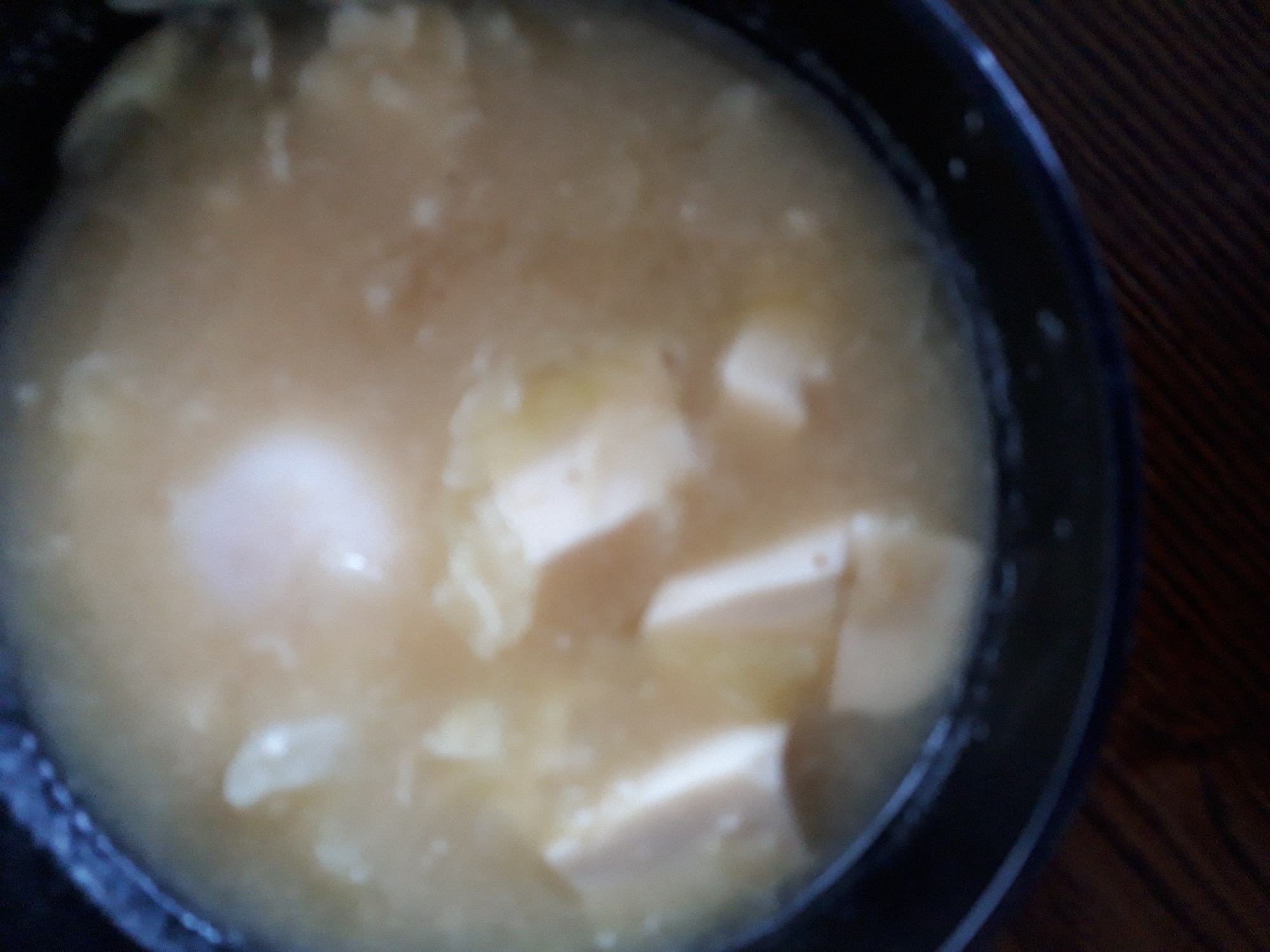 キャベツと豆腐とたまごのお味噌汁