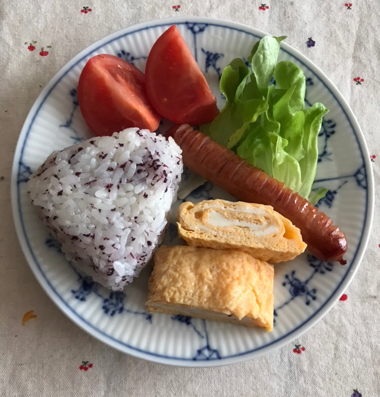 ゆかりおむすびの朝ごはん