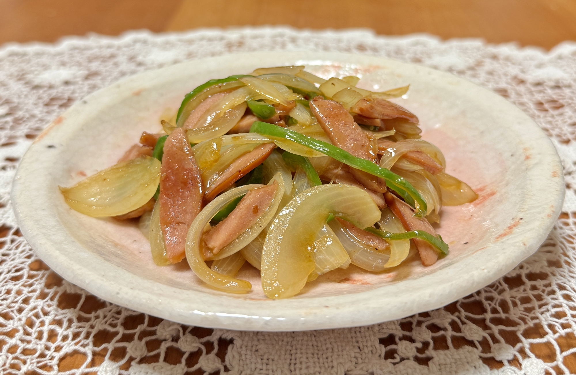 焼肉のタレで！ソーセージと玉ねぎの☆炒めもの