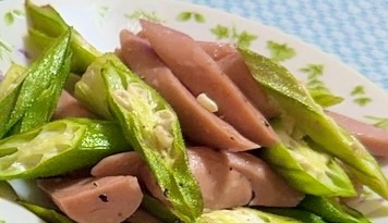 魚肉ソーセージとオクラの炒め物