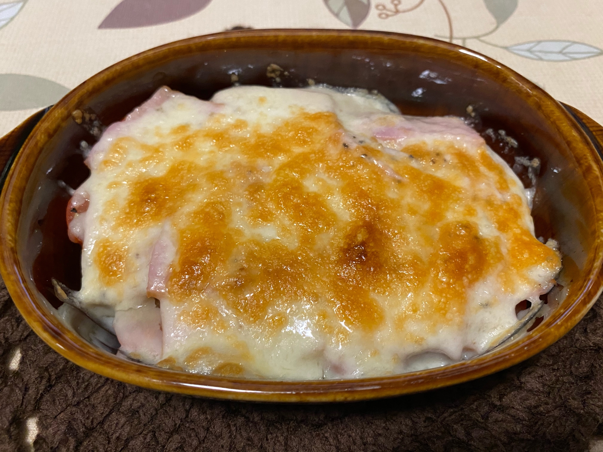 トマトとベーコンのチーズ焼き