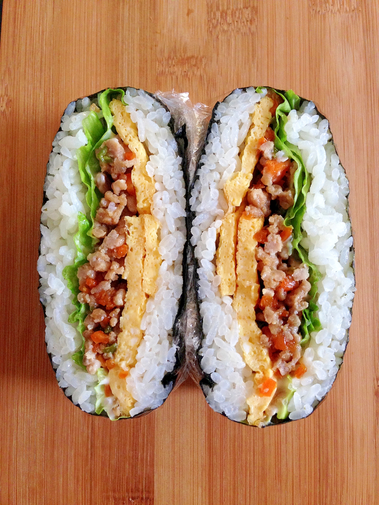 栄養満点 ミックスそぼろのおにぎらず レシピ 作り方 By Cherry05 楽天レシピ