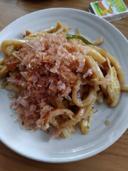 白菜と豚肉のソース焼きうどん