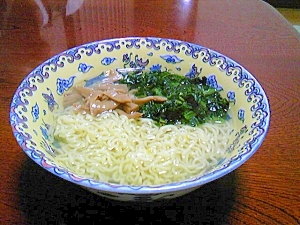 ホウレン草とメンマのチキンラーメン